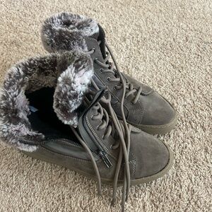 Warm winter size 10 Couger boots